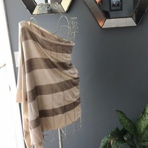 Evereve Off the shoulder poncho sweater